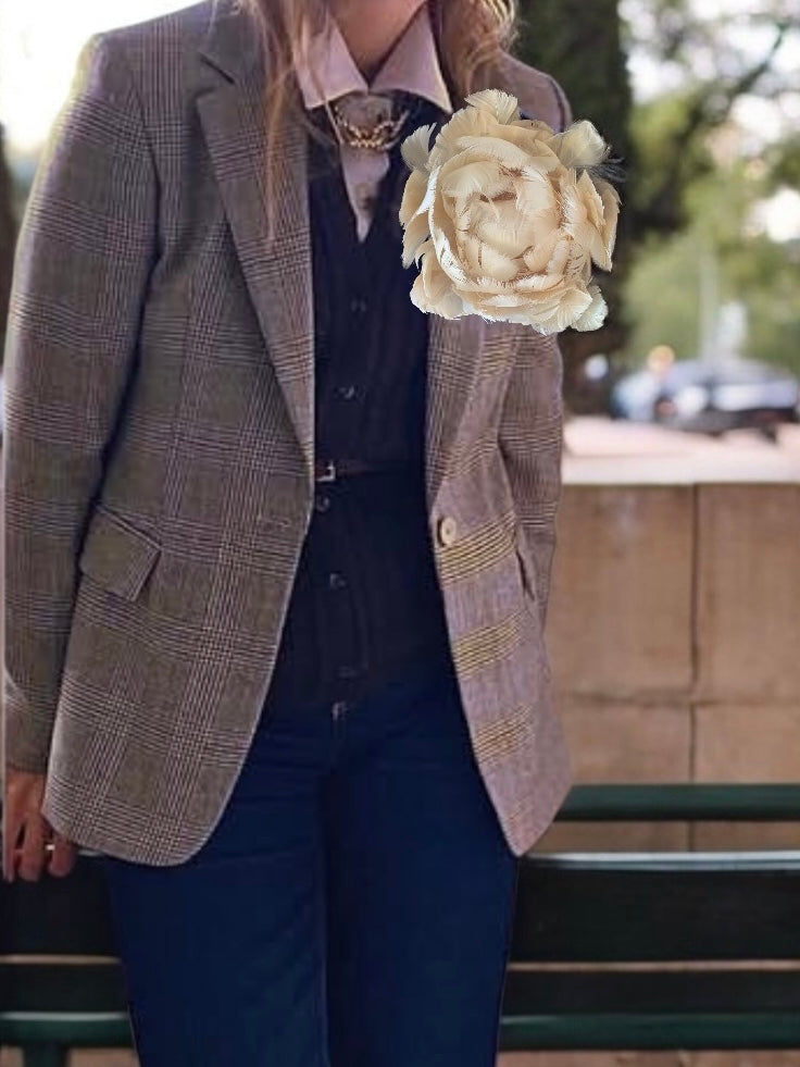 Feather Peony | Light Beige-Ivory